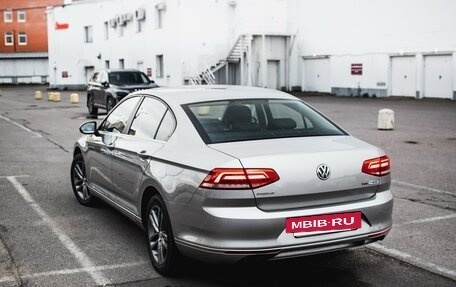 Volkswagen Passat B8 рестайлинг, 2016 год, 1 650 000 рублей, 10 фотография