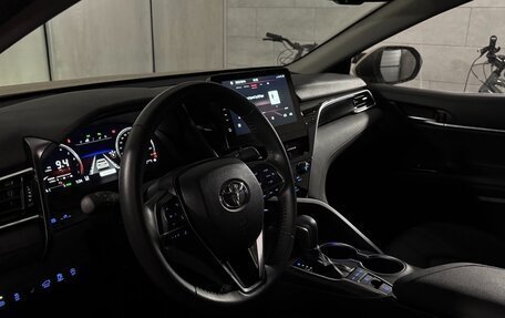Toyota Camry, 2022 год, 3 650 000 рублей, 7 фотография
