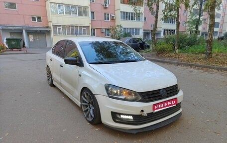 Volkswagen Polo VI (EU Market), 2015 год, 550 000 рублей, 1 фотография