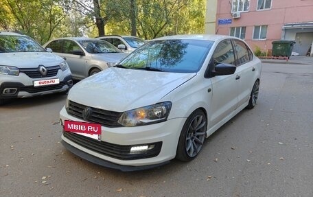Volkswagen Polo VI (EU Market), 2015 год, 550 000 рублей, 3 фотография