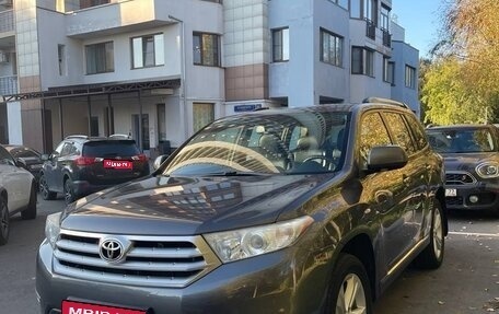 Toyota Highlander III, 2011 год, 2 500 000 рублей, 1 фотография
