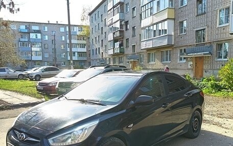 Hyundai Solaris II рестайлинг, 2013 год, 700 000 рублей, 4 фотография
