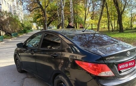 Hyundai Solaris II рестайлинг, 2013 год, 700 000 рублей, 2 фотография