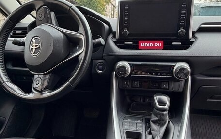 Toyota RAV4, 2021 год, 3 510 000 рублей, 10 фотография