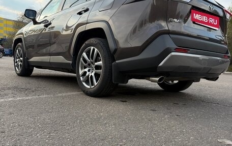 Toyota RAV4, 2021 год, 3 510 000 рублей, 7 фотография