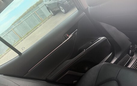 Toyota Camry, 2022 год, 2 900 000 рублей, 9 фотография