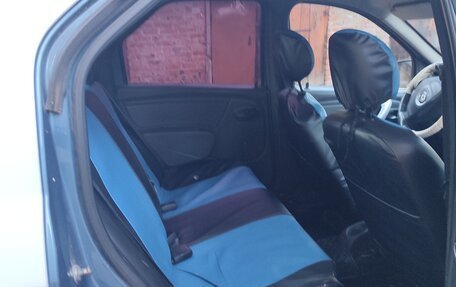 Renault Logan I, 2014 год, 270 000 рублей, 2 фотография