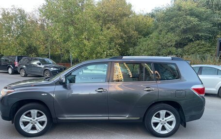 Toyota Highlander III, 2011 год, 2 500 000 рублей, 4 фотография