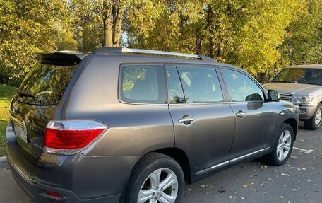 Toyota Highlander III, 2011 год, 2 500 000 рублей, 6 фотография
