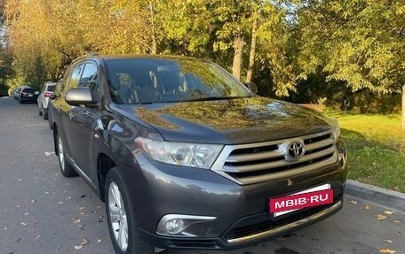 Toyota Highlander III, 2011 год, 2 500 000 рублей, 5 фотография