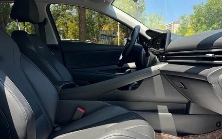 Hyundai Elantra, 2022 год, 1 670 000 рублей, 8 фотография
