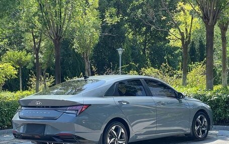 Hyundai Elantra, 2022 год, 1 670 000 рублей, 6 фотография