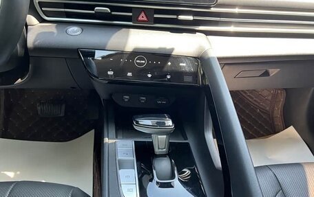 Hyundai Elantra, 2022 год, 1 670 000 рублей, 13 фотография