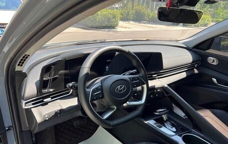 Hyundai Elantra, 2022 год, 1 670 000 рублей, 21 фотография