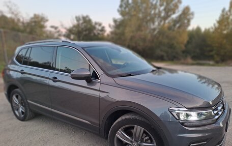 Volkswagen Tiguan II, 2020 год, 2 970 000 рублей, 3 фотография