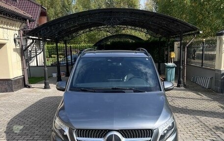 Mercedes-Benz V-Класс, 2020 год, 5 200 000 рублей, 3 фотография