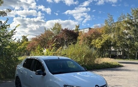 Renault Logan II, 2016 год, 870 000 рублей, 2 фотография