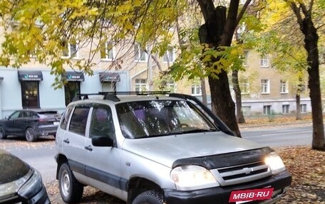 Chevrolet Niva I рестайлинг, 2003 год, 250 000 рублей, 2 фотография