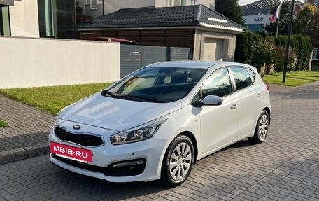KIA cee'd III, 2018 год, 1 330 000 рублей, 2 фотография