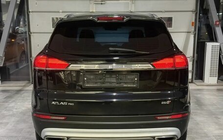 Geely Atlas, 2022 год, 1 599 000 рублей, 4 фотография