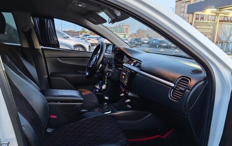 KIA Rio IV, 2018 год, 950 000 рублей, 1 фотография