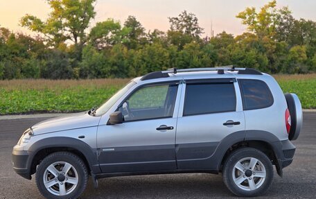 Chevrolet Niva I рестайлинг, 2012 год, 530 000 рублей, 5 фотография