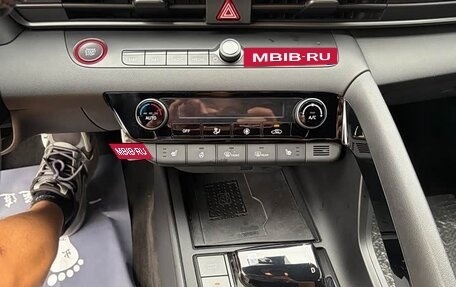 Hyundai Elantra, 2023 год, 1 780 000 рублей, 12 фотография