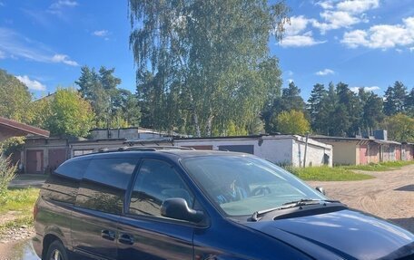 Chrysler Voyager IV, 2003 год, 600 000 рублей, 3 фотография