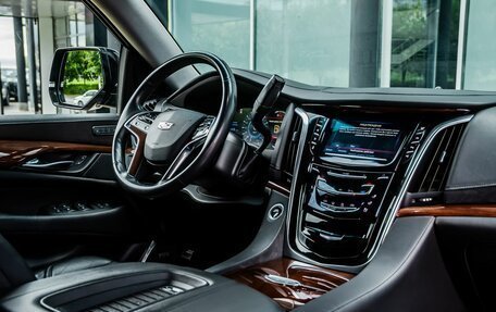 Cadillac Escalade IV, 2019 год, 4 780 000 рублей, 21 фотография