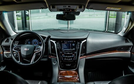 Cadillac Escalade IV, 2019 год, 4 780 000 рублей, 19 фотография
