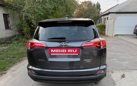 Toyota RAV4, 2015 год, 2 200 000 рублей, 17 фотография