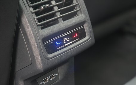 Volkswagen Golf VIII, 2022 год, 2 950 000 рублей, 13 фотография
