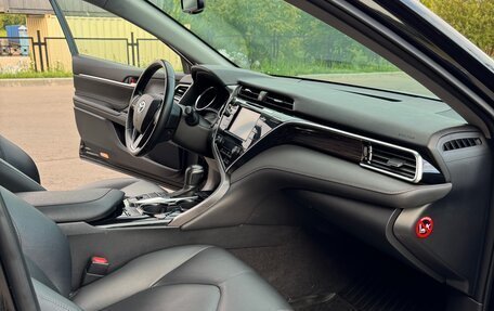 Toyota Camry, 2019 год, 2 250 000 рублей, 12 фотография