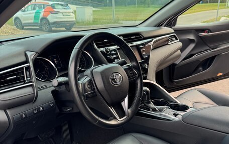 Toyota Camry, 2019 год, 2 250 000 рублей, 9 фотография