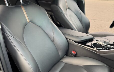 Toyota Camry, 2019 год, 2 250 000 рублей, 14 фотография