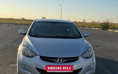 Hyundai Elantra V, 2012 год, 970 000 рублей, 2 фотография