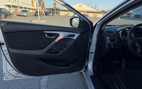 Hyundai Elantra V, 2012 год, 970 000 рублей, 15 фотография