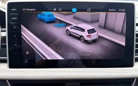 Volkswagen Tiguan II, 2023 год, 2 700 000 рублей, 10 фотография