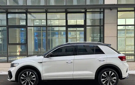 Volkswagen T-Roc I, 2023 год, 1 560 004 рублей, 4 фотография