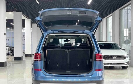 Volkswagen Touran III, 2023 год, 1 425 000 рублей, 8 фотография
