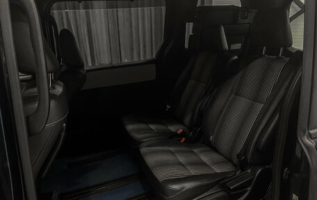 Toyota Noah III, 2019 год, 2 150 000 рублей, 13 фотография