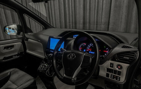 Toyota Noah III, 2019 год, 2 150 000 рублей, 8 фотография