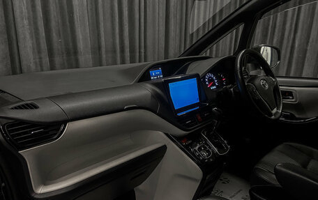 Toyota Noah III, 2019 год, 2 150 000 рублей, 11 фотография