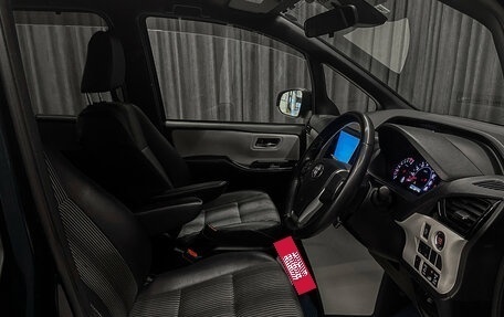 Toyota Noah III, 2019 год, 2 150 000 рублей, 9 фотография