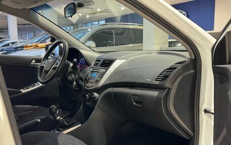 Hyundai Solaris II рестайлинг, 2015 год, 799 000 рублей, 25 фотография