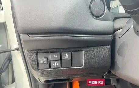 Honda Vezel, 2022 год, 2 890 000 рублей, 13 фотография