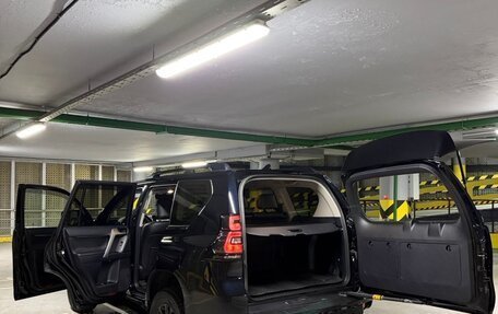 Toyota Land Cruiser Prado 150 рестайлинг 2, 2021 год, 6 550 000 рублей, 7 фотография