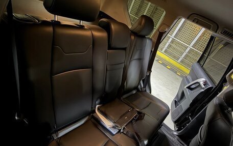 Toyota Land Cruiser Prado 150 рестайлинг 2, 2021 год, 6 550 000 рублей, 10 фотография