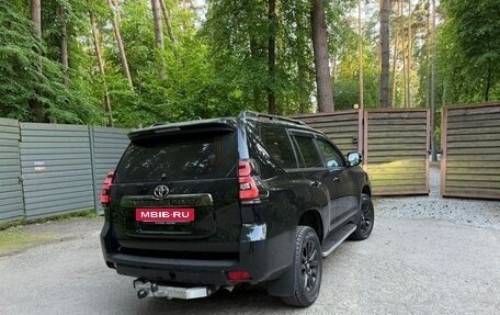Toyota Land Cruiser Prado 150 рестайлинг 2, 2021 год, 6 550 000 рублей, 6 фотография