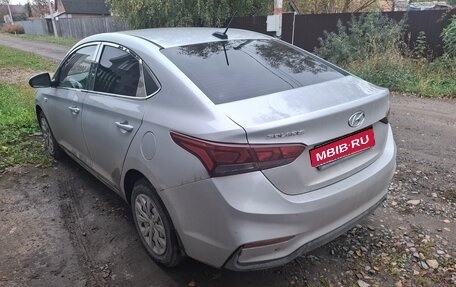 Hyundai Solaris II рестайлинг, 2017 год, 900 000 рублей, 2 фотография